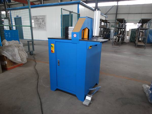 A set of pneumatic hose cutting machine in the warehouse.